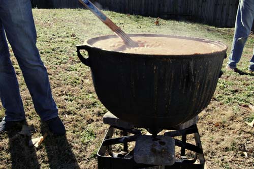 cast iron stew kettle - www.gklondon.co.uk.